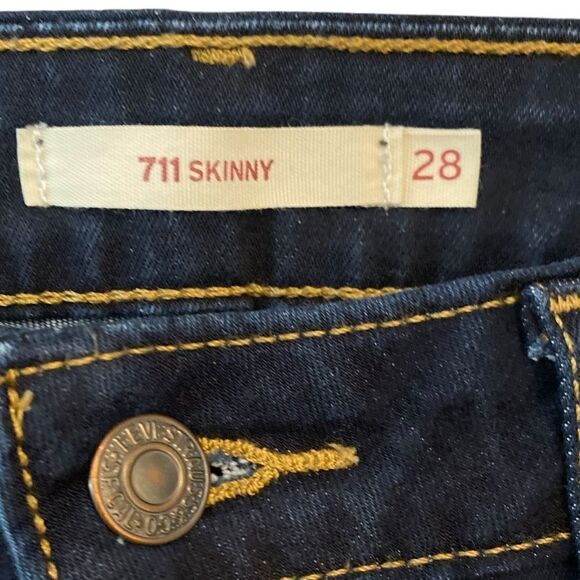 Levi’s Sz 28 Blue Denim Dark Wash 711 Skinny Jeans - Picture 4 of 8